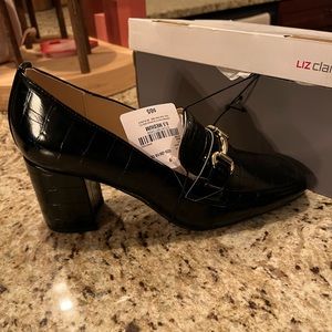 NWT Worthington Black-heeled loafer, alligator with gold buckle detail